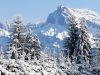 megeve-personalit-da-alta-savoia-austera-e-internazionale-400-km-di-piste-compresa-la-vicina-chamonix-e-il-monte-bianco-negozi-da-shopping-dalto-livello-ristoranti-cosmopoliti-partite-di-golf-e-polo-sulla-neve