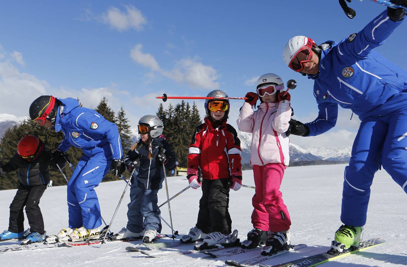 Lezioni di sci gratis per adulti e bambini in Lombardia il 17 dicembre:  l'open day dei Maestri di Sci - SportOutdoor24