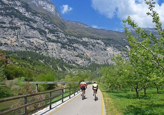 itinerari bicicletta bambini lago di garda