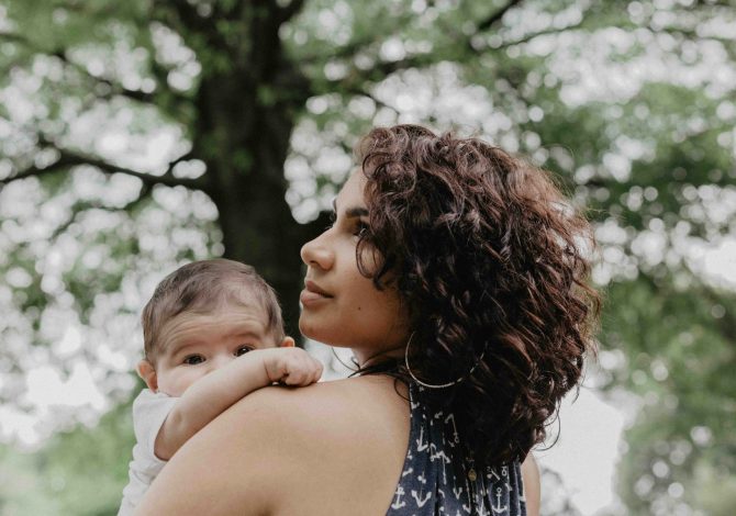 Disturbo dell'attenzione: le mamme giovani sono più a rischio di avere figli iperattivi