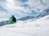 stubaital-situato-nella-regione-del-tirolo-questo-comprensorio-sciistico-offre-piste-per-tutti-i-livelli-di-abilit-nonch-percorsi-per-lo-sci-di-fondo-e-per-il-snowboard-la-regione-anche-famosa-per-le-sue-belle-escursioni-invernali-e-per-le-attivit-come-il-pattinaggio-su-ghiaccio-e-il-pattinaggio-sulla-neve