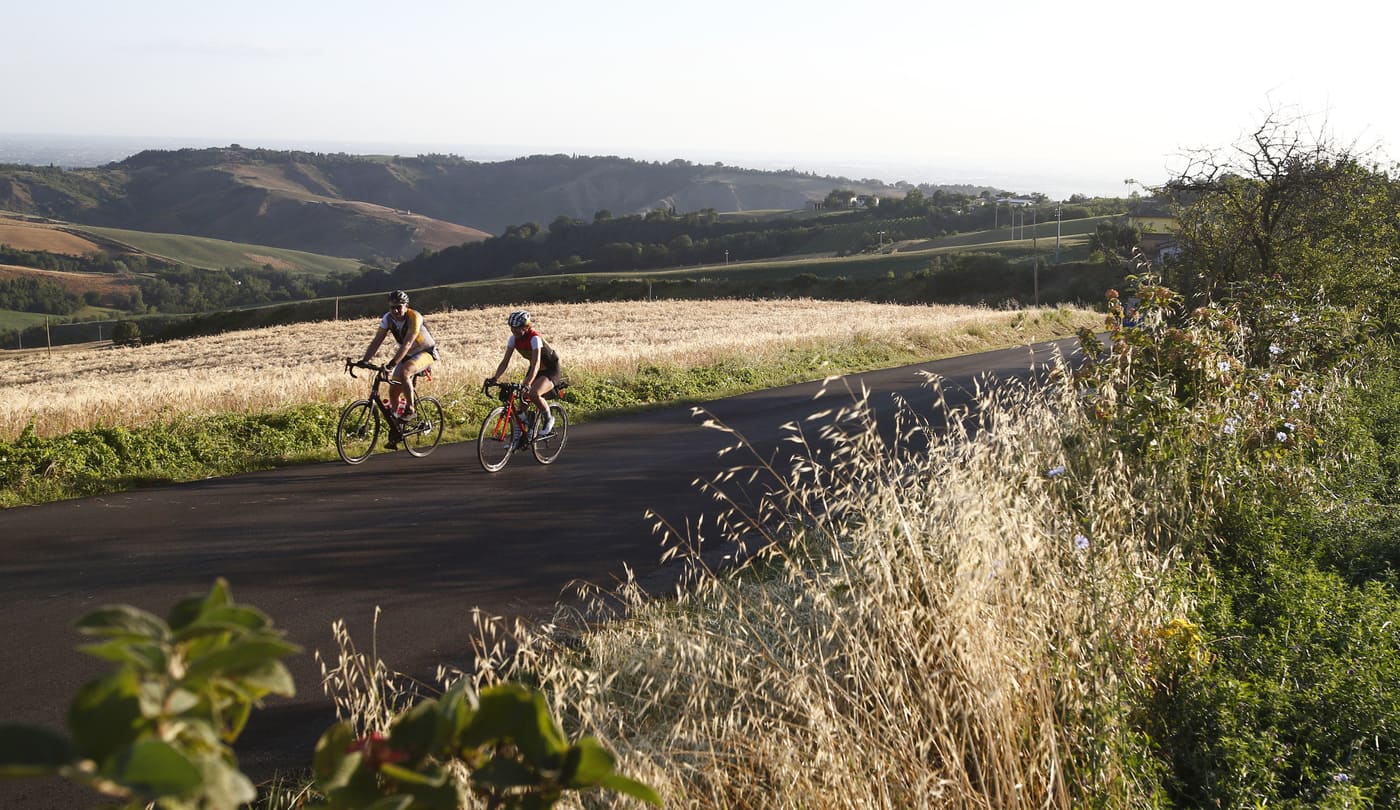 Chase the Sun 2024, da Cesenatico a Tirrenia in bici assaggiando il Tour de France