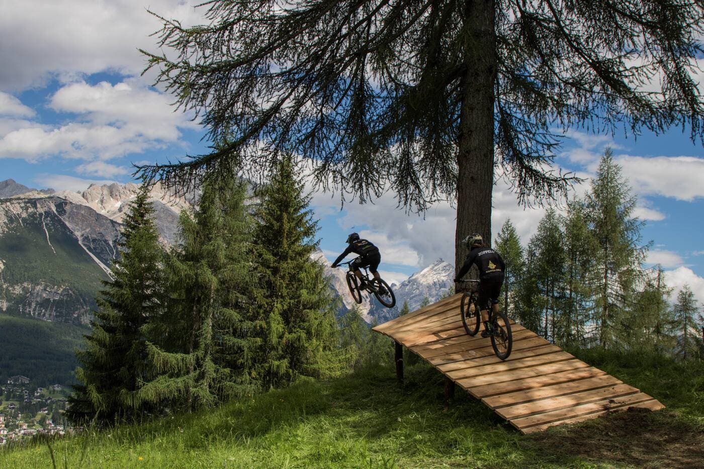 ­Avventure in mountain bike a Cortina