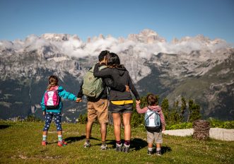 Creatività, passeggiate, spettacoli e giochi nella natura: ecco il festival in montagna per famiglie