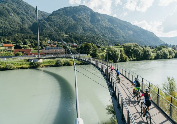 La bellissima Ciclabile della Drava per pedalare tra i monti