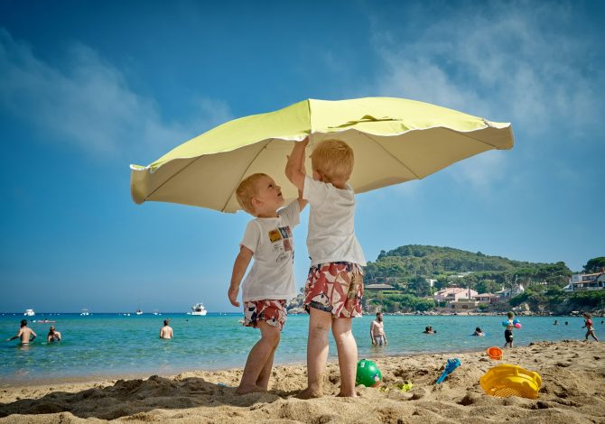 Filtri solari: l'allarme di pediatri e dermatologi sulla loro sicurezza