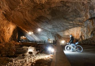 Il Cammino Minerario di Santa Barbara in Sardegna: pedalare tra rovine post-industriali e paesaggi naturali di rara bellezza