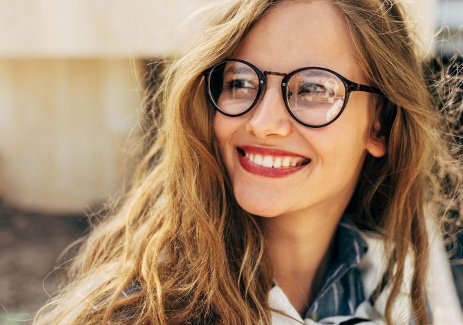 Come scegliere la montatura di occhiali più adatta al proprio viso