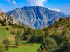 il-panorama-spettacolare-del-parco-nazionale-dei-picos-de-europa-asturie-cantabria-e-castiglia-e-len-spagna