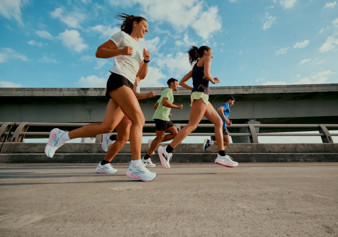 E l ora delle scarpe da running super ammortizzate ma sono giuste per te