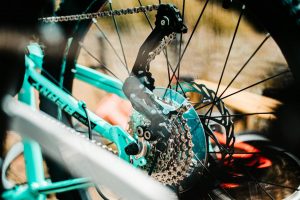 Se non sai niente dei rapporti della mountain bike, questa è la guida per principianti che cercavi