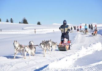 San Vigilio di Marebbe è dove puoi provare l'emozione di andare con slitte trainate da huskies o cavalli